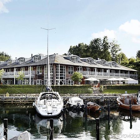 Hotel Comwell Kongebrogaarden à Middelfart Extérieur photo