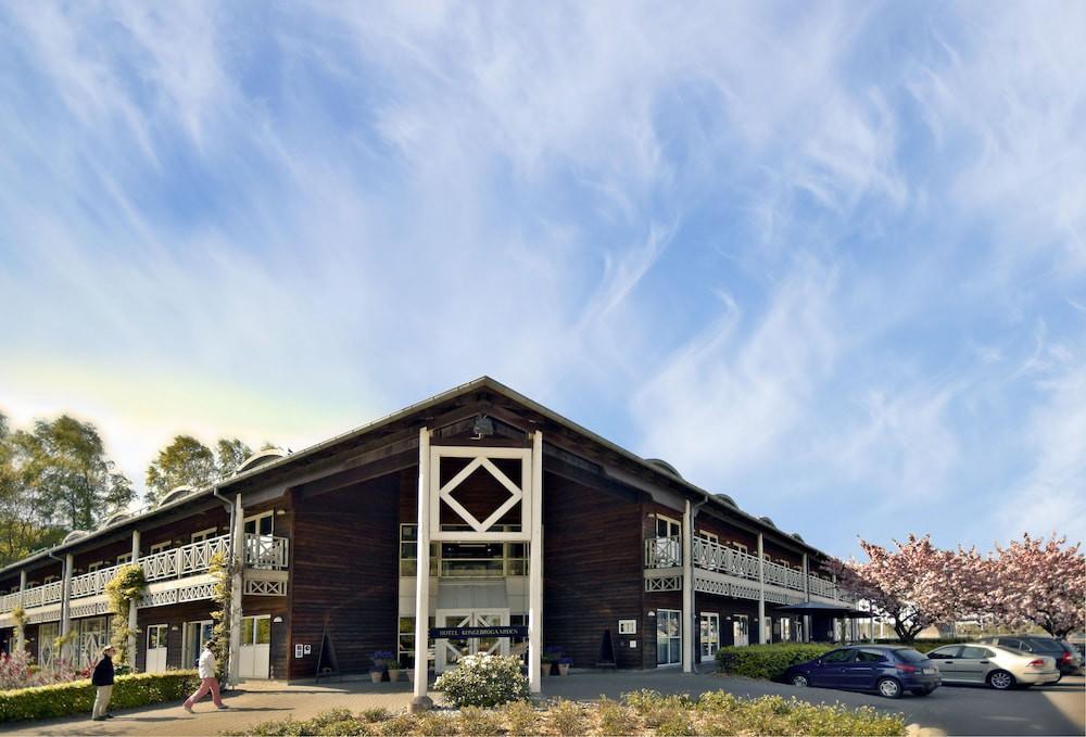 Hotel Comwell Kongebrogaarden à Middelfart Extérieur photo