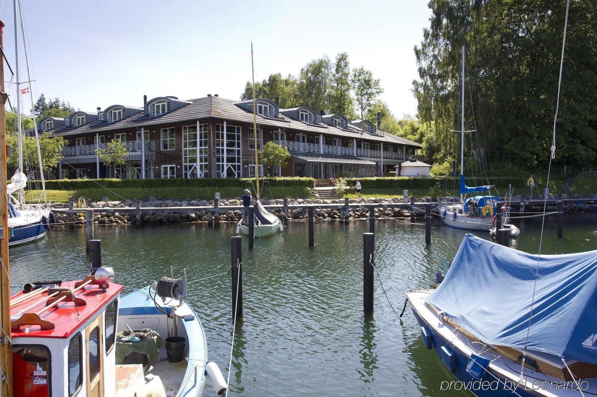 Hotel Comwell Kongebrogaarden à Middelfart Extérieur photo
