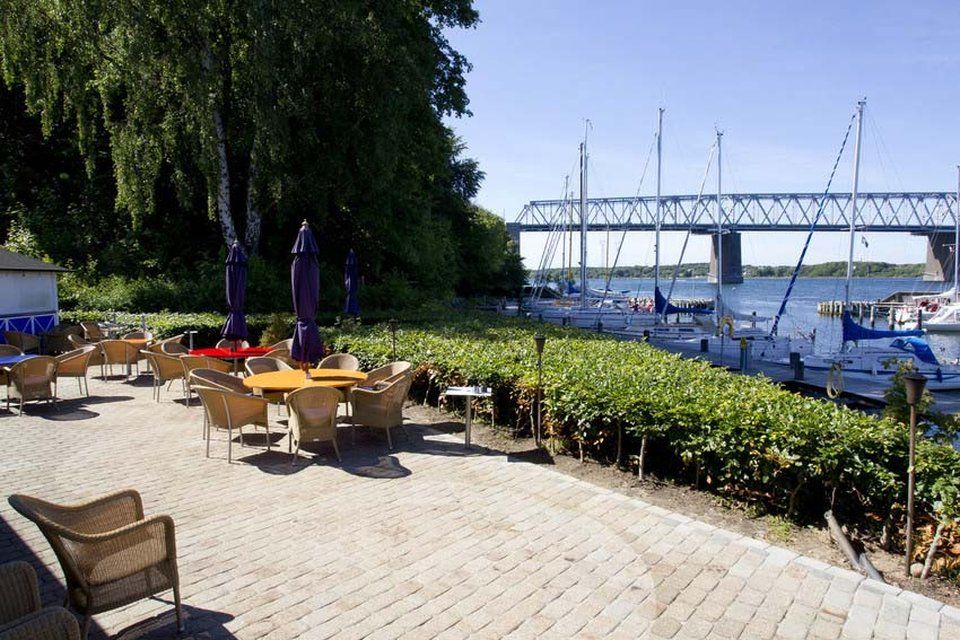 Hotel Comwell Kongebrogaarden à Middelfart Extérieur photo